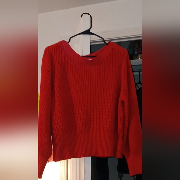 H&M Sweater - Picture 2 of 2